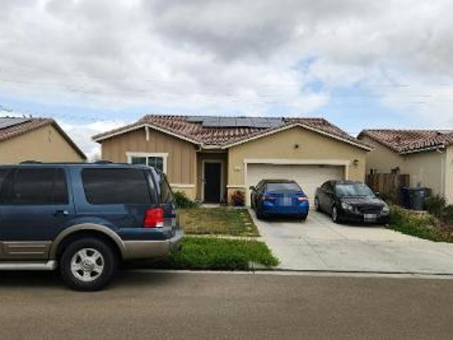 House for sale in Los Banos