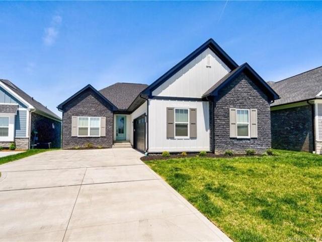 House for sale in Henryville