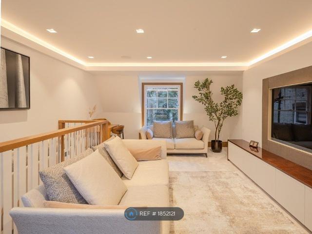 House for rent in Victoria, Greater London