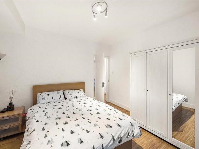 Apartment for rent in Victoria, Greater London