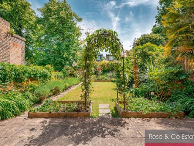 Apartment for rent in South Hampstead, Greater London