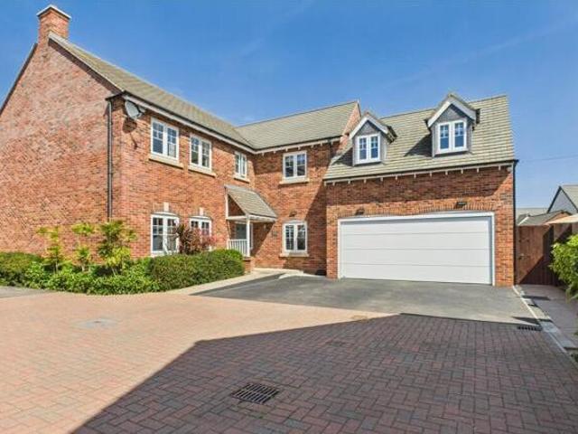 House for sale in Nuneaton, Nuneaton and Bedworth