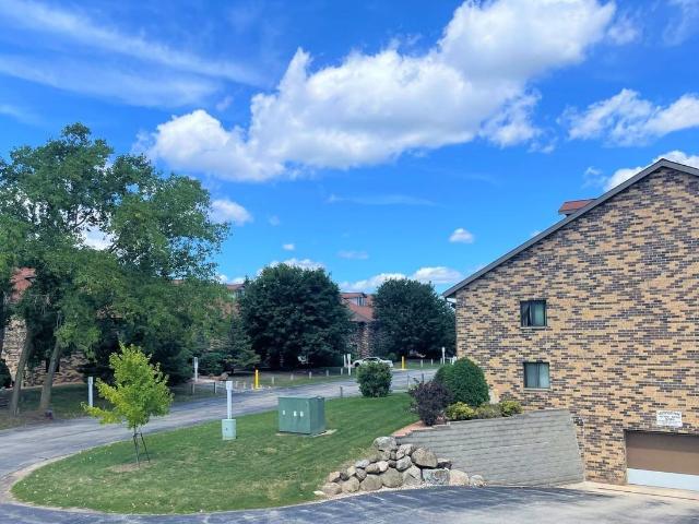 Apartment for rent in Greenfield Park, Wisconsin