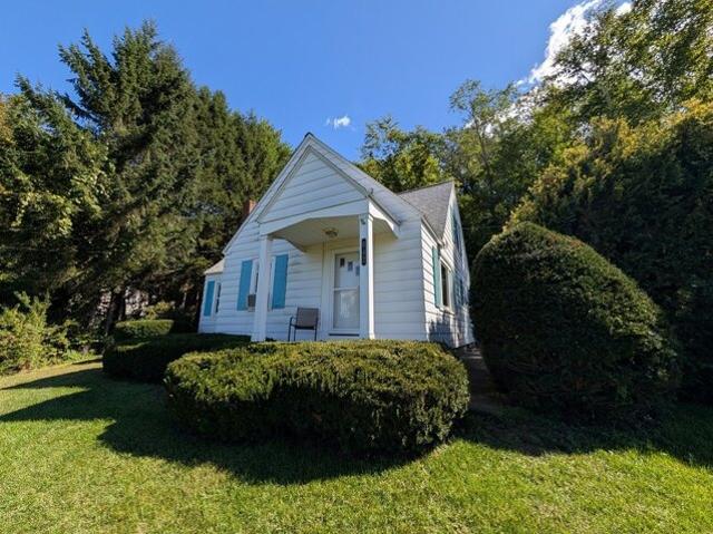 House for sale in Old Deerfield Village Historic District, Deerfield