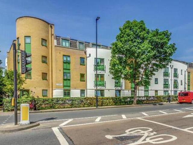 House for sale in London Borough of Ealing, Greenford