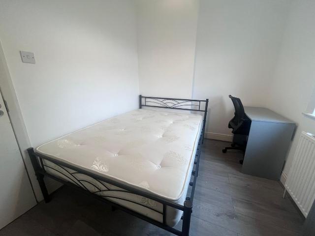 Room for rent in London Borough of Ealing, Greater London