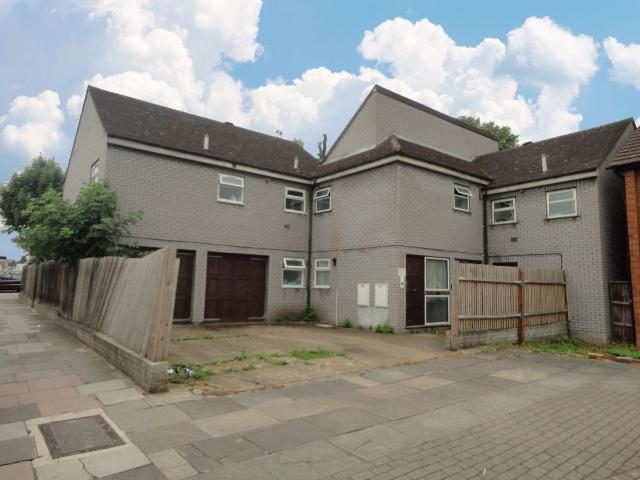 House for rent in London Borough of Ealing, Greenford