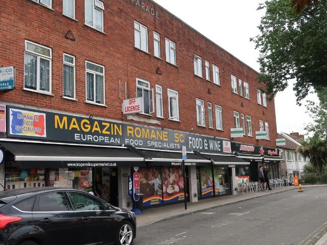 Apartment for rent in London Borough of Ealing, Greenford