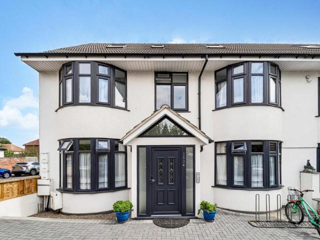 Apartment for rent in London Borough of Ealing, Perivale