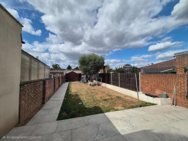 House for rent in London Borough of Ealing, Greenford