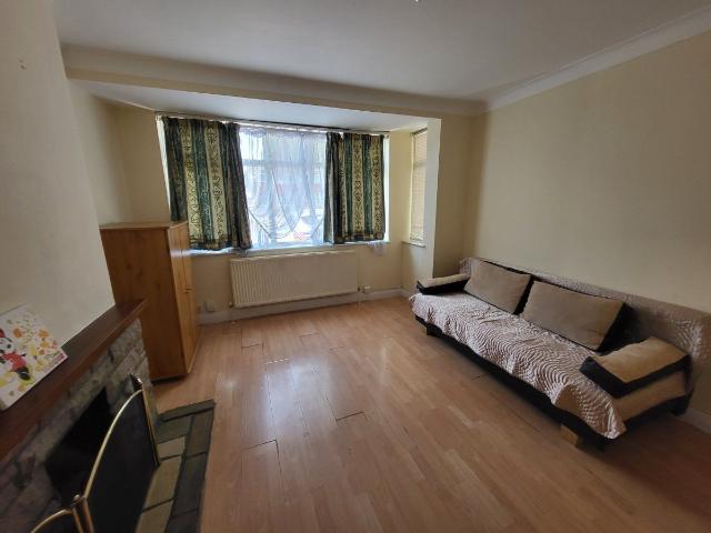 House for rent in London Borough of Ealing, Greater London