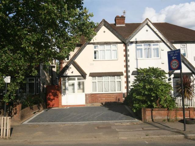 House for rent in London Borough of Ealing, Greenford