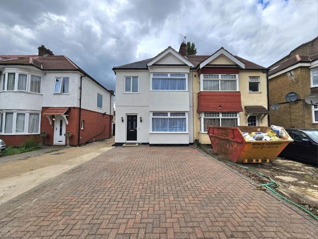 House for rent in London Borough of Ealing, Greenford