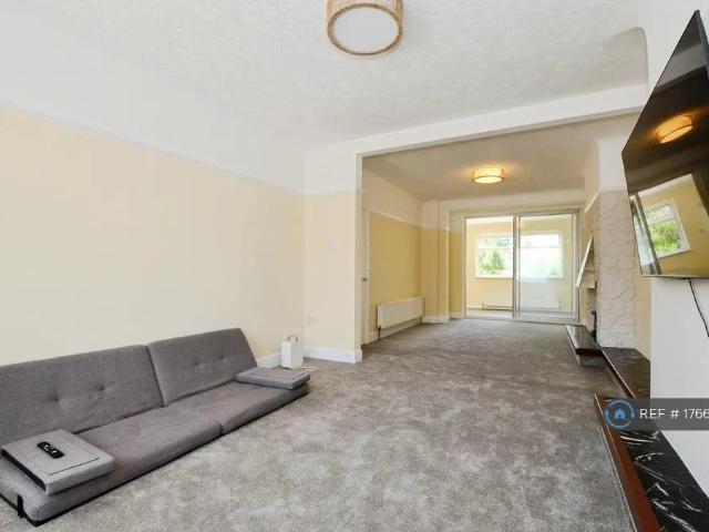 House for rent in London Borough of Ealing, Greater London