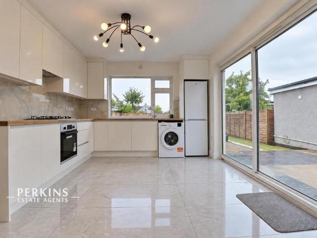 House for rent in London Borough of Ealing, Greater London