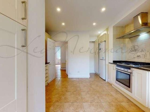 Apartment for rent in Hampstead, Hampstead Garden Suburb