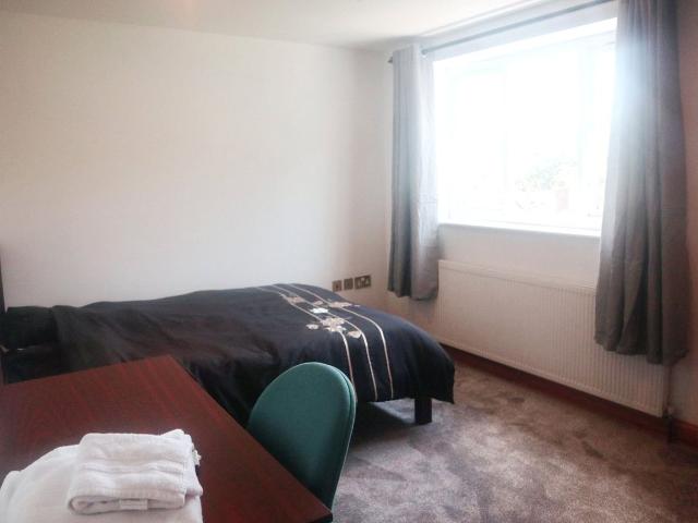 House for rent in Kirklees, Springwood