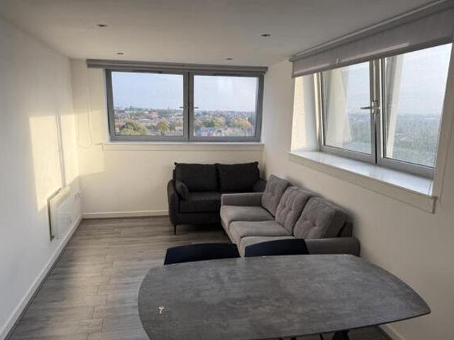 House for rent in Calderstones