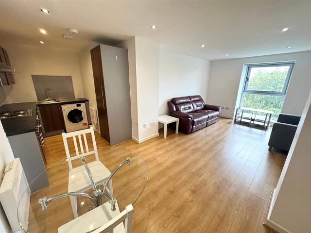 Apartment for rent in Calderstones