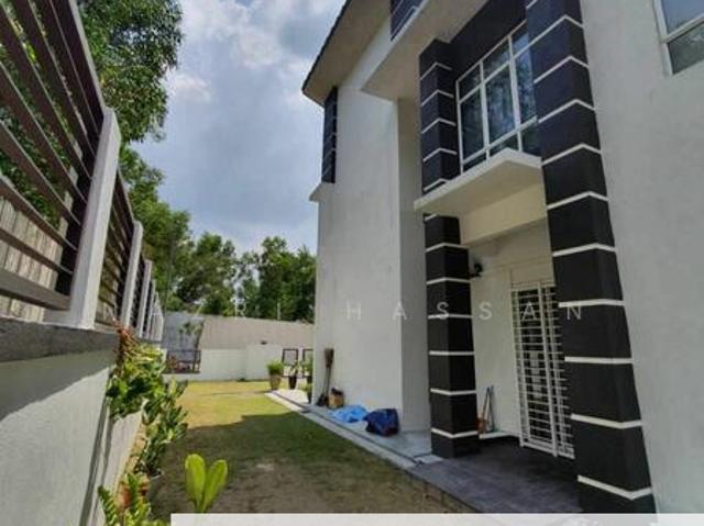 Shop for sale in Petaling, Alam Impian