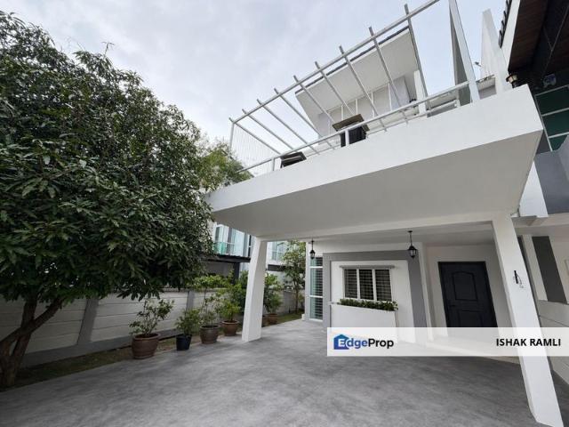 House for sale in Kampung Tekek, Tioman