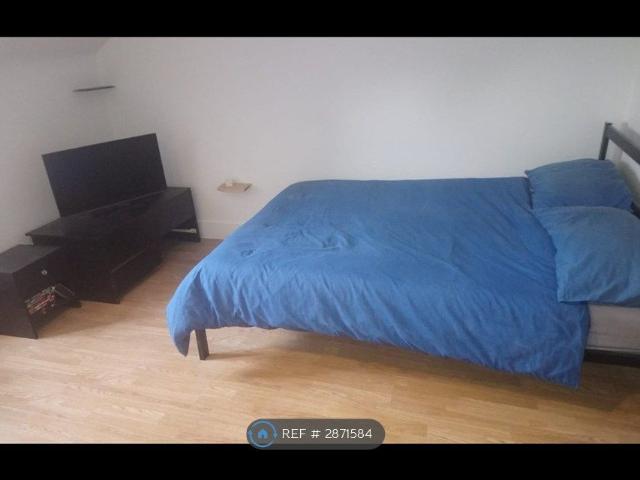 Room for rent in Greenhill, Greater London