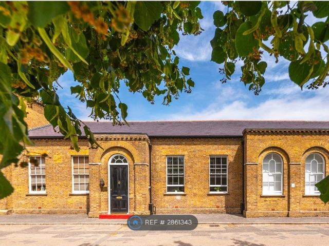 House for rent in Charlton Riverside, Greater London