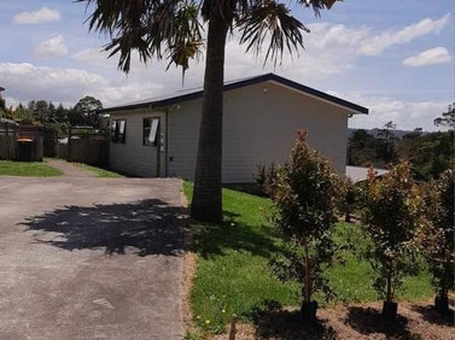 House for rent in Paremoremo, Oroua County