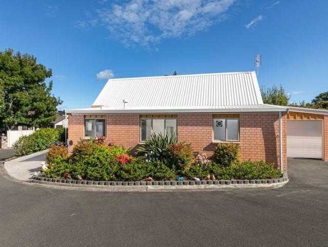 House for rent in Paremoremo, Oroua County