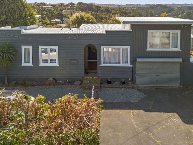 House for rent in Paremoremo, Oroua County