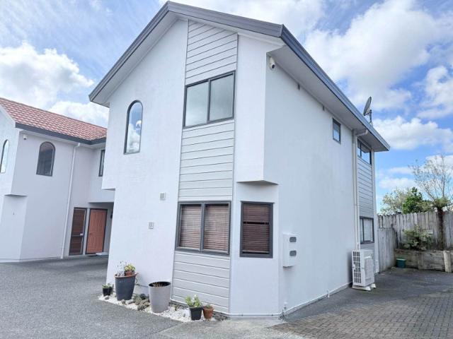 House for rent in Paremoremo, Oroua County