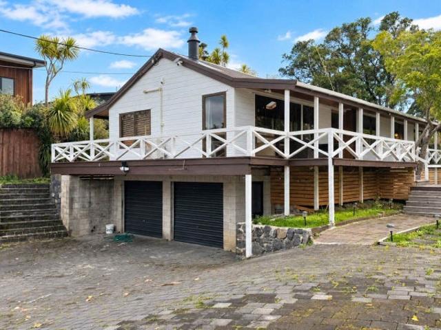 House for rent in Paremoremo, Oroua County