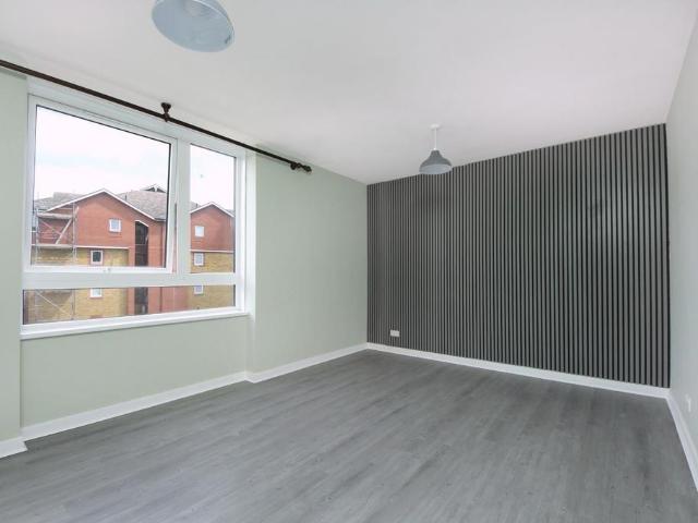 House for rent in London Borough of Ealing, Greater London
