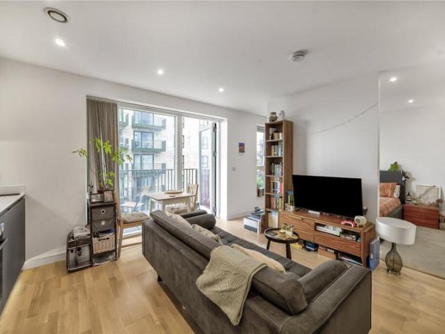 Apartment for rent in London Borough of Ealing, Greater London