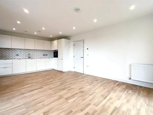 Studio for rent in London Borough of Ealing, Greater London