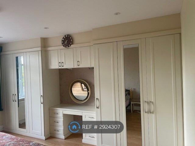 Room for rent in Barkingside, Greater London