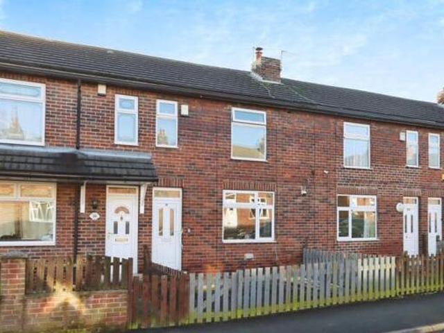 House for sale in Mapplewell, South Yorkshire