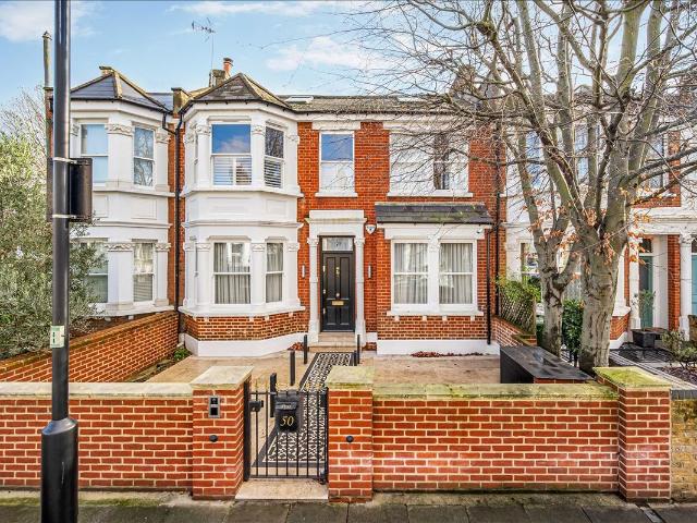Apartment for rent in London Borough of Hammersmith and Fulham, Greater London