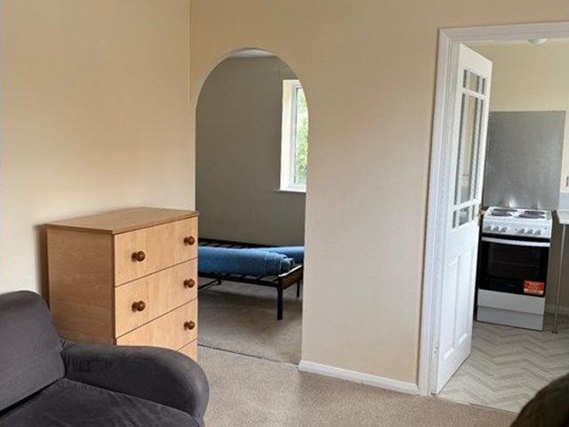 Apartment for rent in Thames View, Greater London