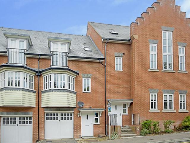 House for rent in The Galleries, Navestock Side