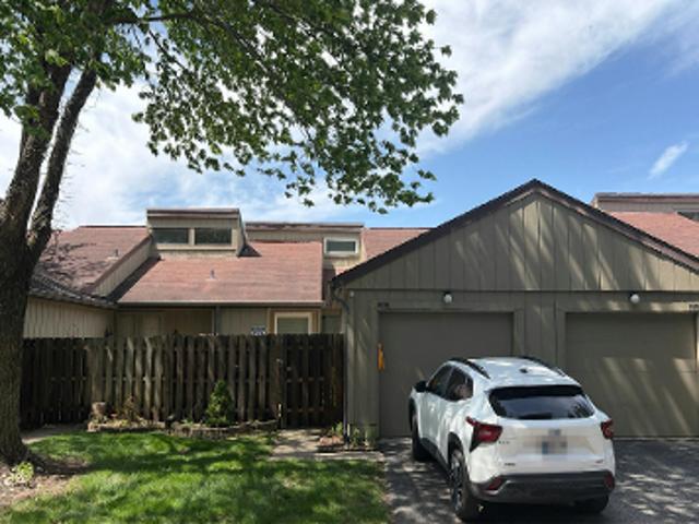 Condo for sale in Avon, Indiana