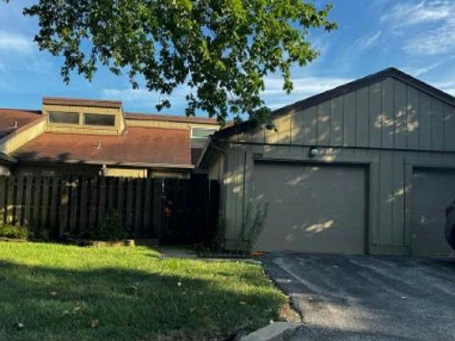 Condo for sale in Avon, Indiana