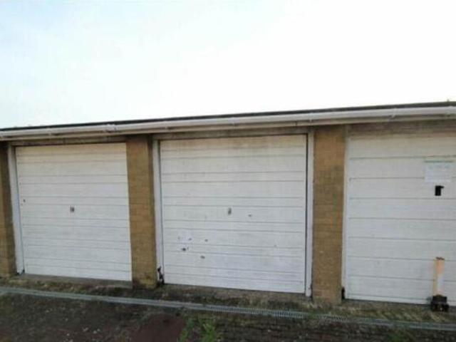 House for rent in Fishersgate, West Sussex