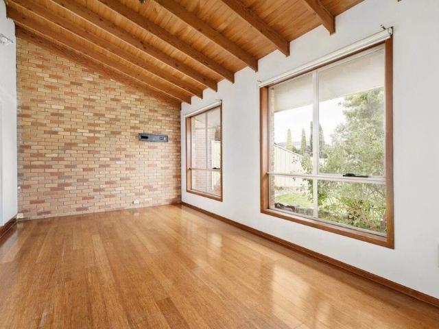 Room for rent in Greenvale, Melbourne