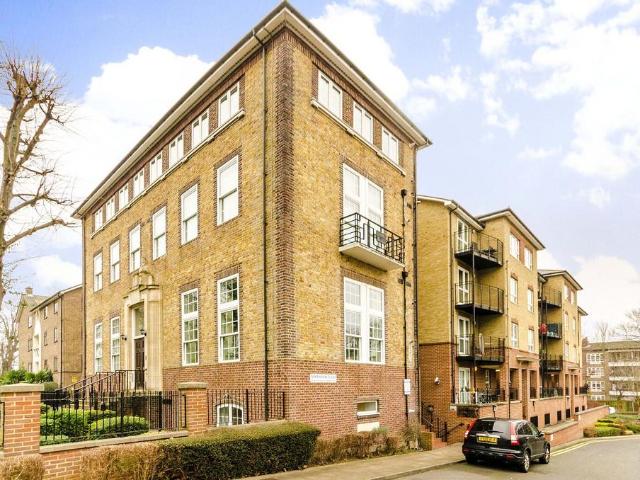 Apartment for rent in London Borough of Ealing, Greater London