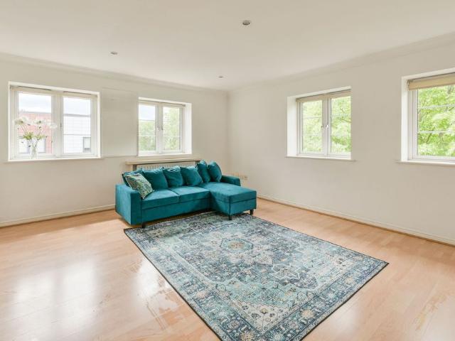 Apartment for rent in London Borough of Ealing, Greater London