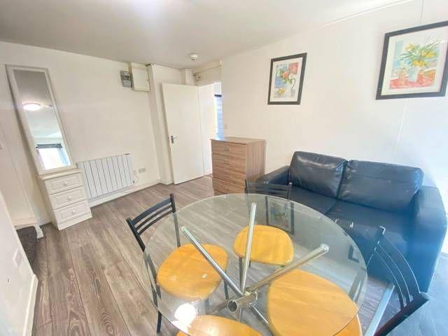 Apartment to rent in Bluebell, North Tipperary