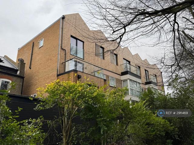 Apartment for rent in Gants Hill, Greater London