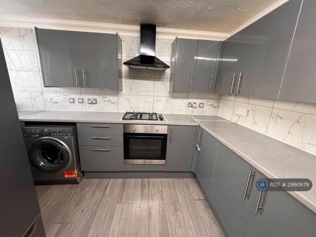 Apartment for rent in Charlton, Greater London