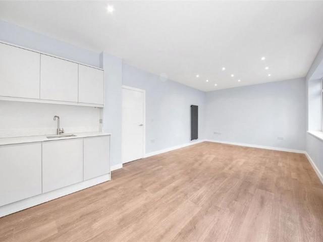 Apartment for rent in East Greenwich, Greater London